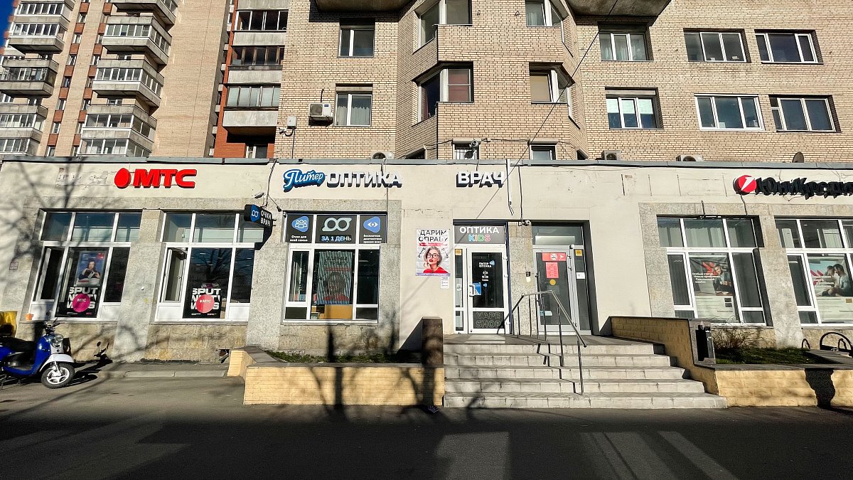 б-р. Новаторов, д. 8